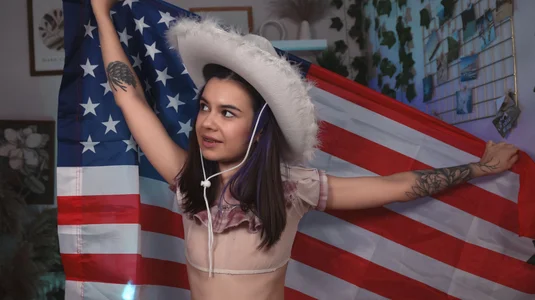 Lil_Amelie 4th July! Yay, HOTdogs! Pic 2