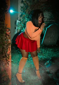 StaceyGraves_ Halloween Velma Pic 2