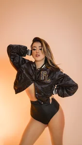 PaulinaSantos_ Savage but sweet, just like honey Immagine  3