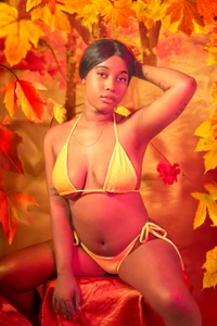 MichaelaCox Hot autumn🔥 รูป  4