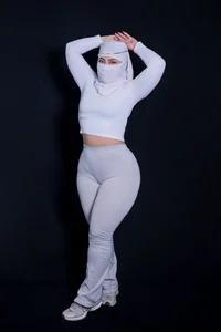 _Farahh_ Public Pic 3