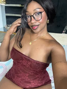 Mmm, sexy red dress. de YallianaBrooks  3 photos