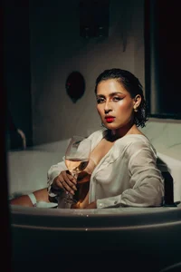 EviePhoenix Enjoy the humidity of my body Pic 3