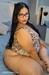 Clarigildelicious curvy for you图片 2