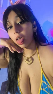emmajohnssのHylian thick girlの 8枚の写真