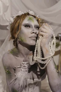 missebonyvegas_cr KISS ME BEFORE I BITE 💋🧟‍♀️ - {count, plural, one {תמונה אחת} two {שתי תמונות} many {# תמונות} other {# תמונות}}