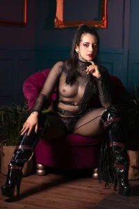 hanna_connorr SWEET AND DANGEROUS Pic 5