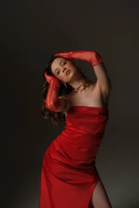 Alison_kisss Lady in red Pic 3