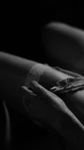 niicole_garner Shadows and silence Immagine  7