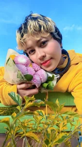 Anna_Pinup_x kullanıcısının yellow flower albümü -  3 fotoğraf