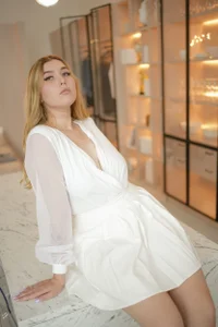 Busty_Di's photo