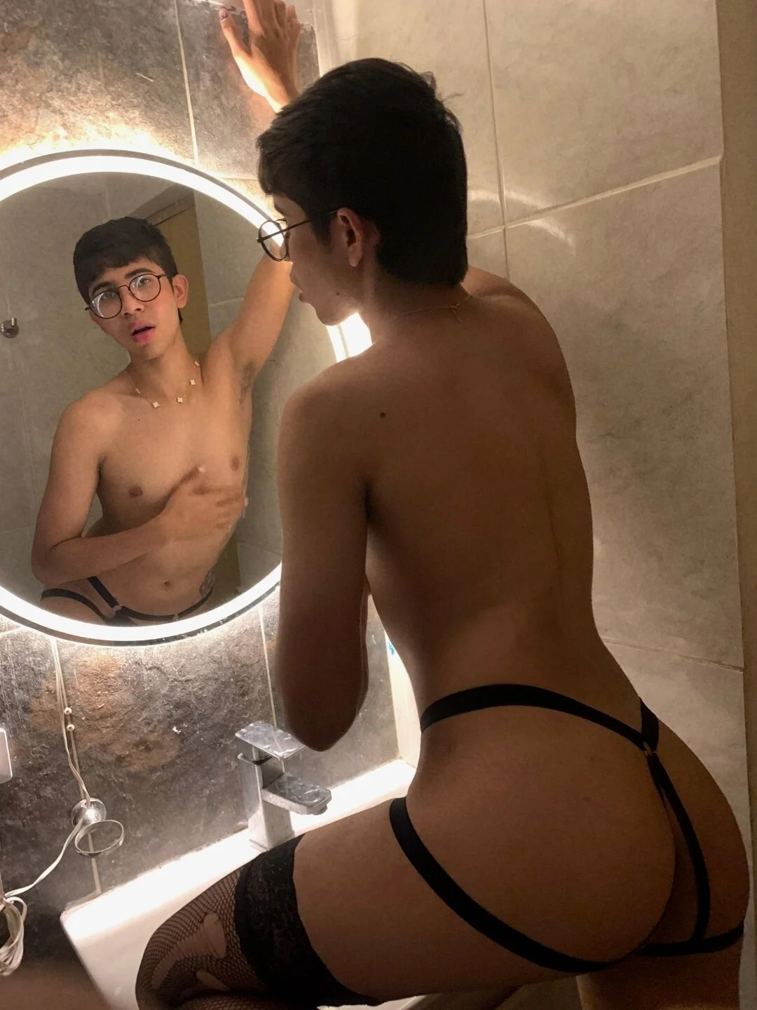 Трендове зображення  1822 joshua_saenz_