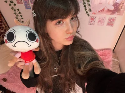 UnaskedGod Home chill Pic 5