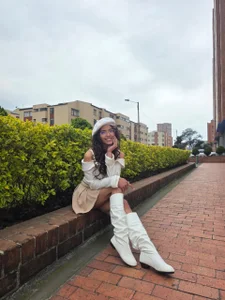 EmmyCortez “I swear I’m a good person… sometimes 😌💖” Immagine 