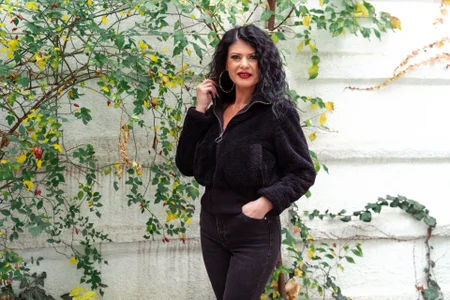 RosalieNorman Strong Red Vibes 💥 Poză 9