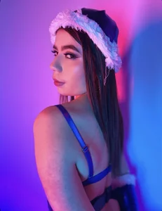 Vanessa_Martinz Merry Christmas 🎄🤶🏻 Pic 4