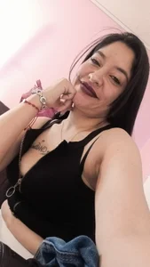 in black de laurataylor_1  4 Imagens
