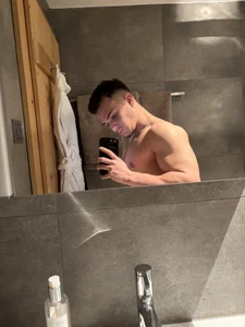 muscle de Airon2244  8 photos