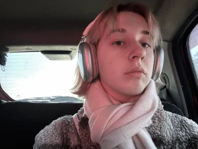 JuleeDutil Public 사진