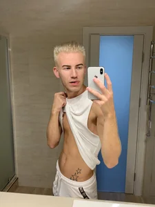 Vuitton Public Pic 6