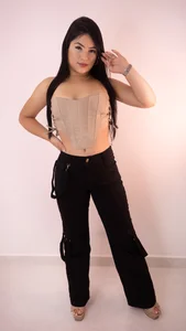 Lia_Hurley Casual Pic 2