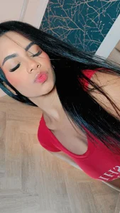 EmilyOfarrel's my favorite color is red Sex Photo 5