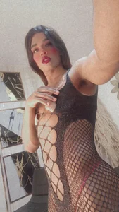 thamara-thompson This week's outfit Pic 4