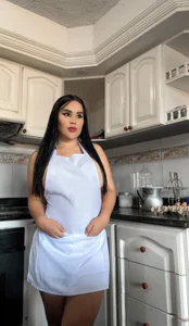 laure_torres Lauren sexy en la cocina Pic 2