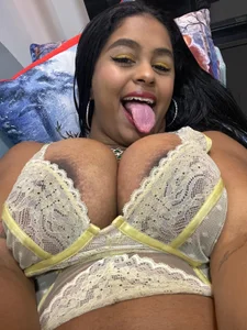 MelissaSam_ Public Pic 8