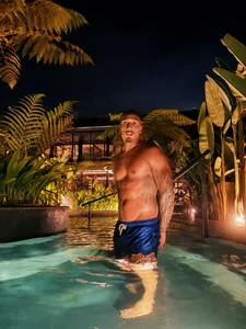 black_west Public Foto 9