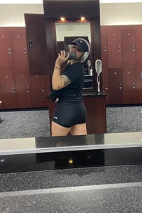 miacanela_xo: Public ( фото)