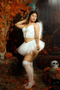 lizziemontana2 👻Trick or kiss?🎃 you choose.😈 Pic 2