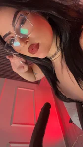 Emberrvelvet A submissive deepthroat girl Foto 3