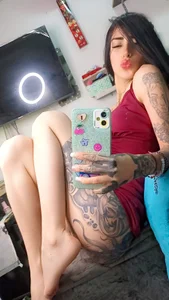 ZoeDeeutch_ Public Pic 4