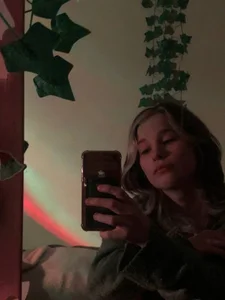 LinaCristonsen Public Pic 2