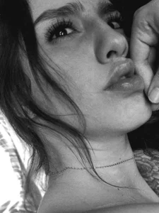 elodie_rouge Public Foto 3