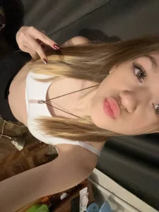 VelvetRisque Public Pic 3