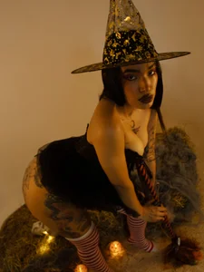 Maddison____moonの🍑❤️🎃の 5枚の写真