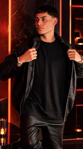 OliverMillerr Public صورة واحدة|OliverMillerr Public صورتان|OliverMillerr Public  5 صور|OliverMillerr Public  5 صورة