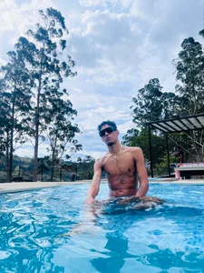 Michell de PRETTY_LOVERX  4 Imagens