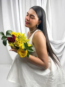 Melodymoore_ WHITE ROSE Foto 3