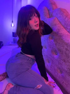 Fluffy_Bubble21 Street-to-room Kuva