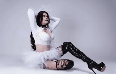 TifanyWhite_ Hallowen Hình 4