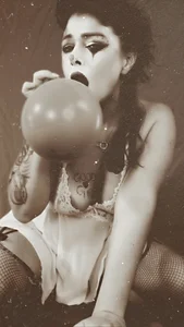 MarlaFknSinger Welcum to the Late Night Circus 🎪 You can be a slut on purpose รูป  9