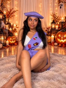 Emma_collins23: 🎃 “Sweet Witch, Naughty Nights 🔥🖤 | Halloween Special 👻” ( 4 фото)