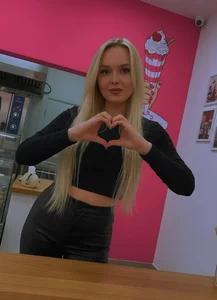 WhisGrace Do you like sweets? What's your favorite candy? For some reason I think it's me. 😜❤ Poză 5