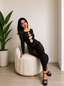 kitty_rousse01 a flirty girl around town 🌆🏙️ Immagine  8