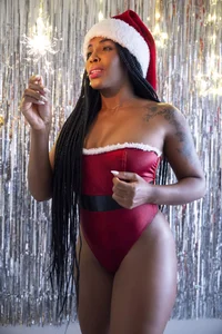 AitanaBrown_ Christmas with you Pic 5