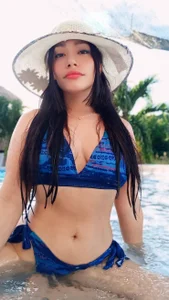 Ema ... od Ema_hot_01  snímek