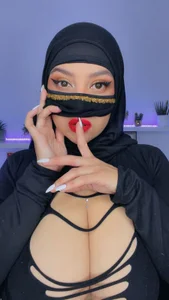 Shhh, enjoy our secret space de hana_falak  photos